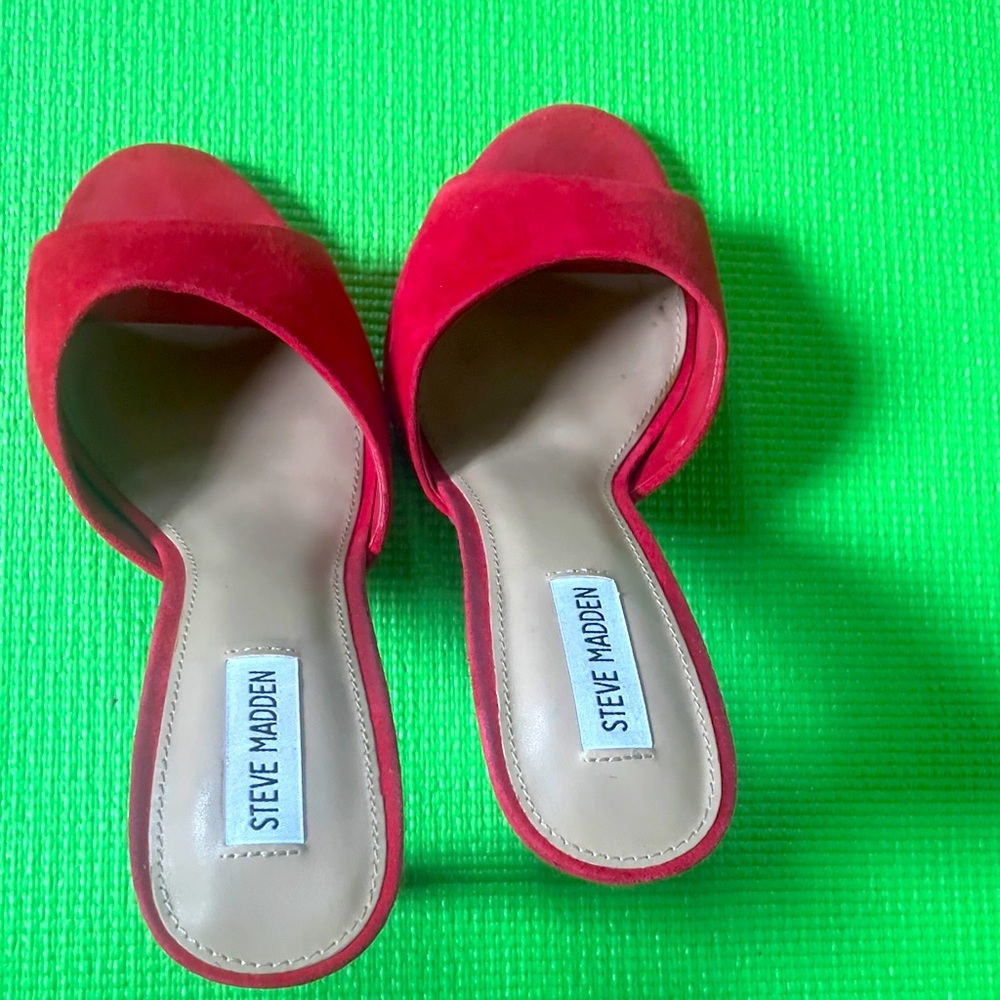 Steve Madden red slide on heels comes with original box